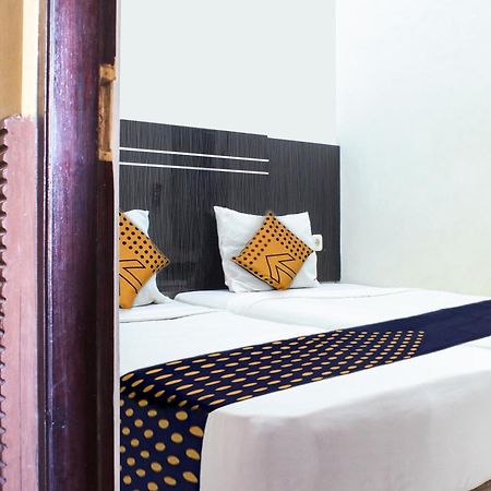 Spot On 3605 Clarichie Guest House Kupang (East Nusa Tenggara) Exterior foto