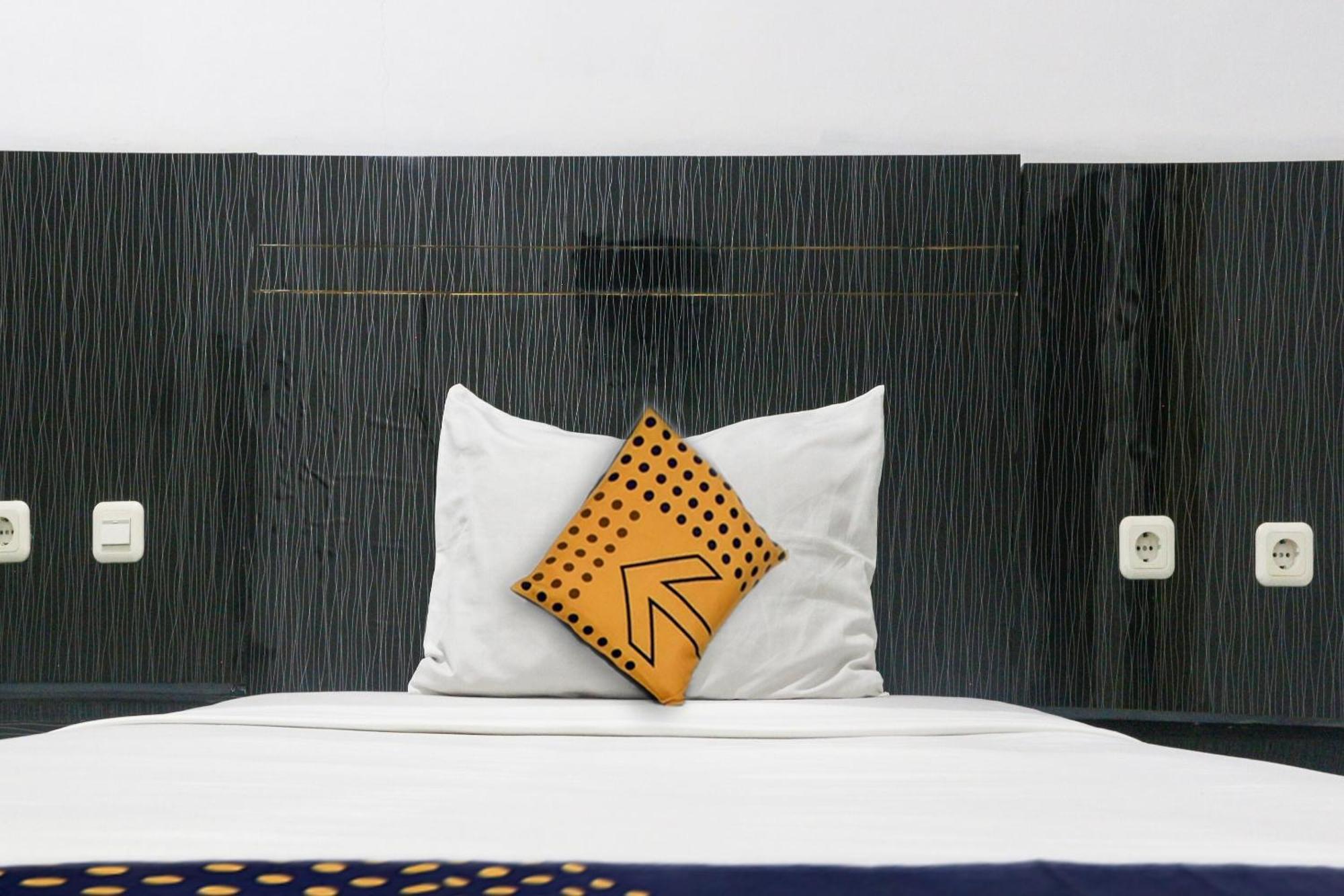 Spot On 3605 Clarichie Guest House Kupang (East Nusa Tenggara) Exterior foto