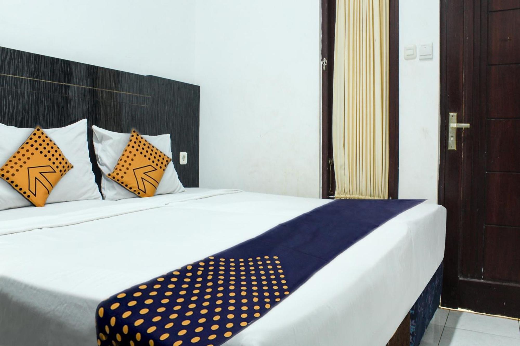Spot On 3605 Clarichie Guest House Kupang (East Nusa Tenggara) Exterior foto