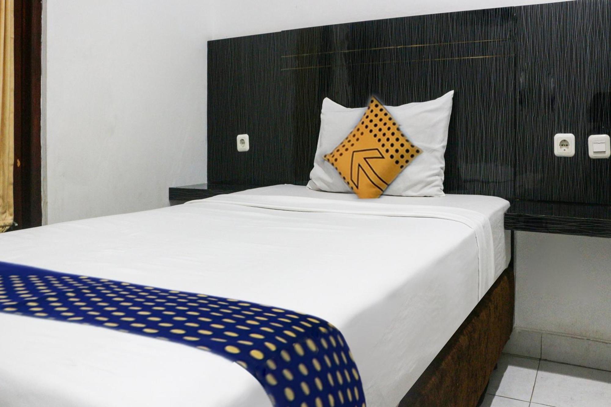 Spot On 3605 Clarichie Guest House Kupang (East Nusa Tenggara) Exterior foto