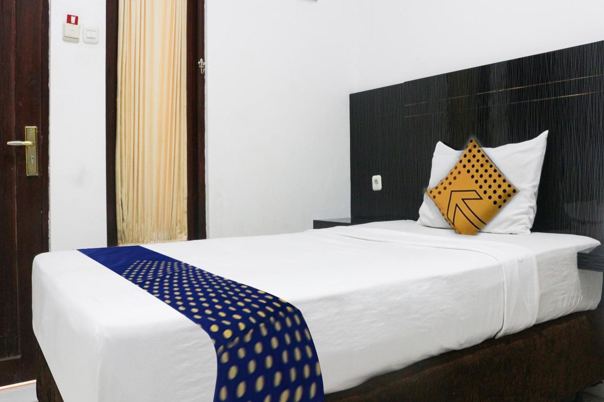 Spot On 3605 Clarichie Guest House Kupang (East Nusa Tenggara) Exterior foto