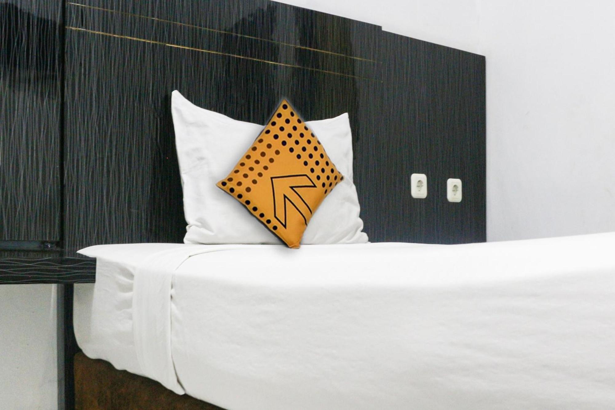 Spot On 3605 Clarichie Guest House Kupang (East Nusa Tenggara) Exterior foto
