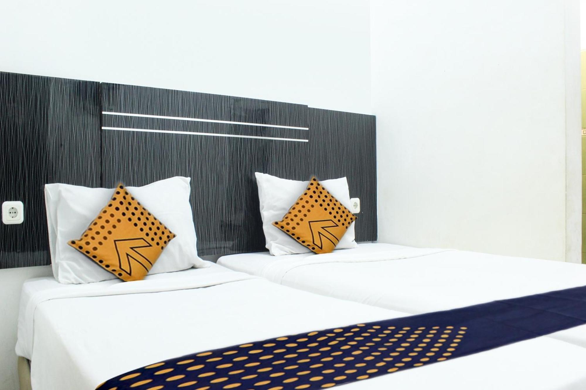 Spot On 3605 Clarichie Guest House Kupang (East Nusa Tenggara) Exterior foto